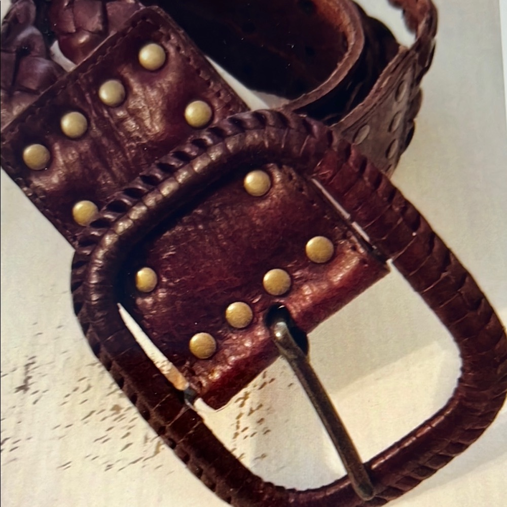 LAST CHANCE!Brown Leather FOSSIL Belt with Brass Accents